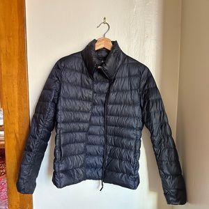 Uniqlo lightweight puffy jacket — navy